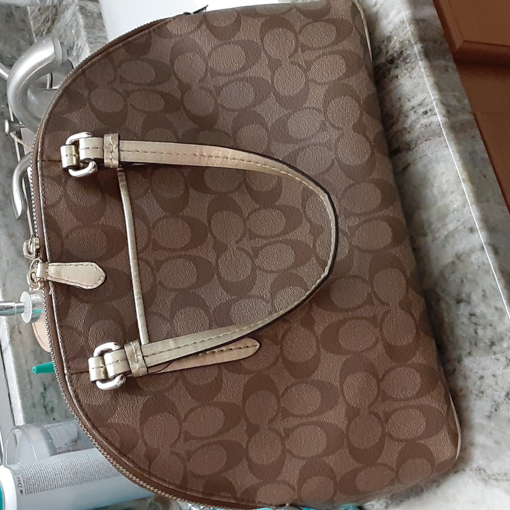 Handbag - Picture 2 of 6
